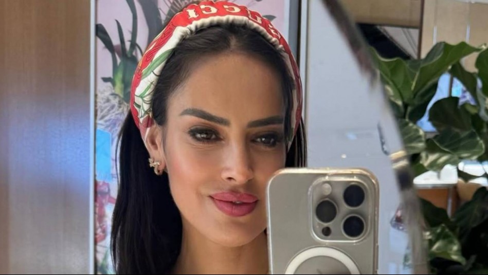 'Que sueñes conmigo': Adriana Barrientos elige un coqueto look total denim con plataformas doradas Gucci