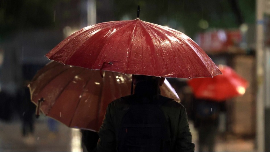 Tres días de precipitaciones: ¿Cuánto va a llover esta semana en Santiago?