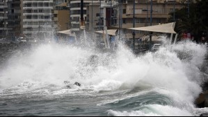 Se mantiene alerta por tsunami: Autoridades detallan el tamaño de las olas que llegarán a las costas de Chile