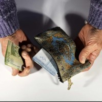 Sernac logra millonario acuerdo por colusión de reconocida farmacia: Conoce acá quienes recibirán dinero
