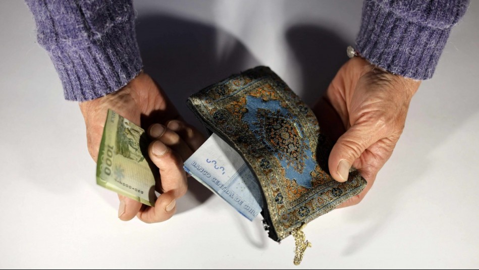 Sernac logra millonario acuerdo por colusión de reconocida farmacia: Conoce acá quienes recibirán dinero