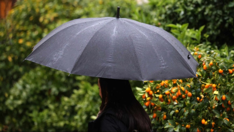 ¿Cuándo vuelve la lluvia a Santiago? Este día se abre la probabilidad de precipitaciones en la Metropolitana