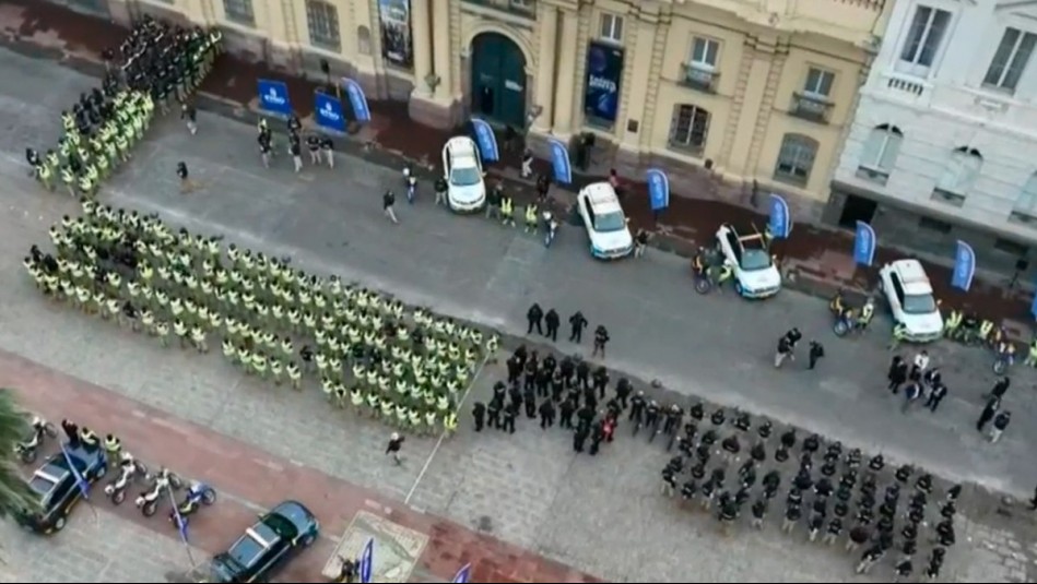 Municipalidad de Santiago presenta 300 nuevos guardias para combatir el comercio ambulante