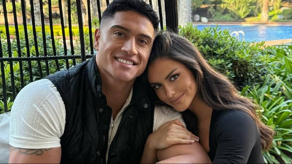 El mágico momento de Emilia Dides con un camello tras anunciar su embarazo: 'Él lo sintió todo'