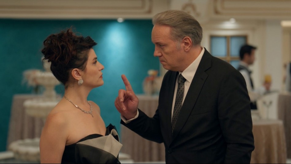 Leyla - Capítulo 19 (Parte 1): La presión de un matrimonio