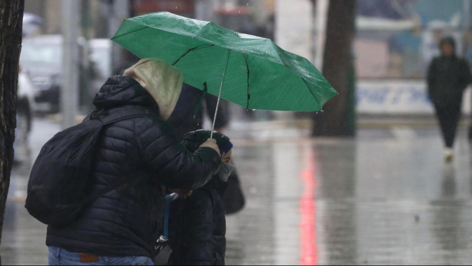 'En sectores poco habituales': Aviso por lluvias y probables nevadas en diez regiones del país