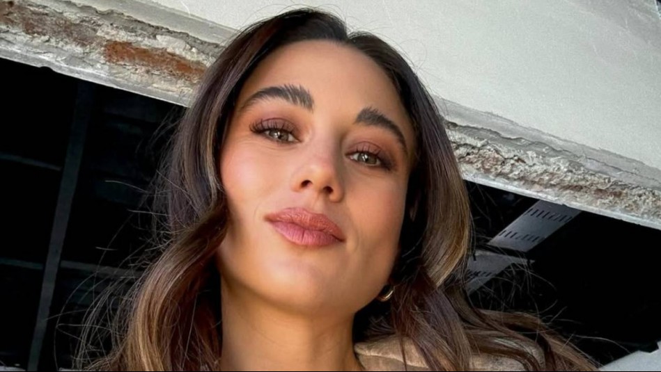 Tita Ureta apuesta a la elegancia de los minivestidos de encaje para disfrutar del verano europeo