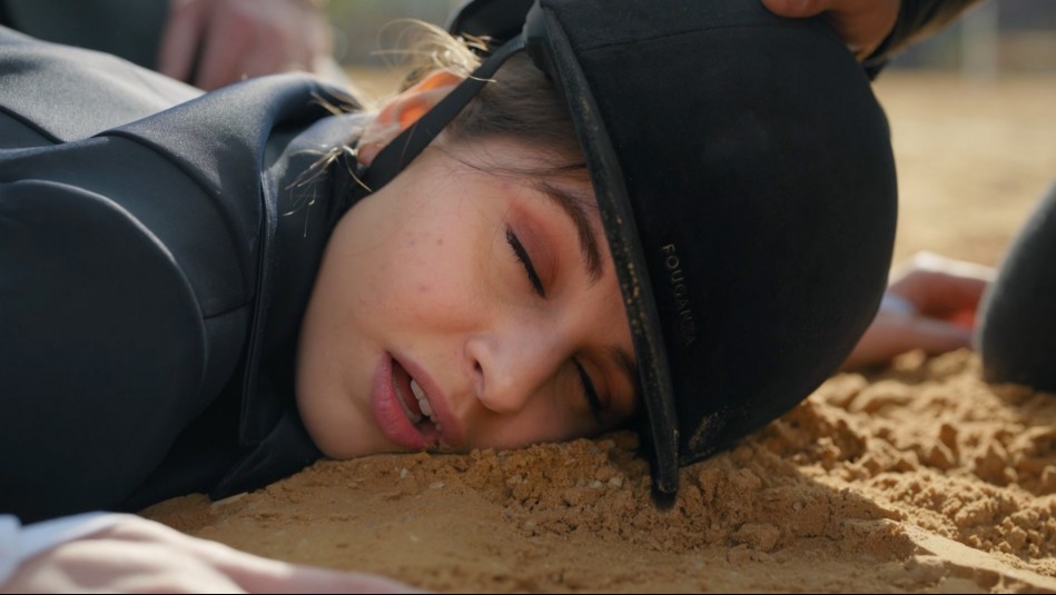 Avance extendido de Leyla: Ceren sufrirá un grave accidente al caer de su caballo