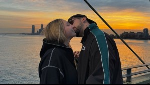 La curiosa cita de la Carlita y Matt Hunter en un estudio de tatuajes: Su Labubu salió como "todo un maleante"