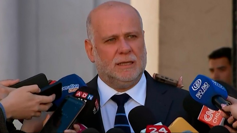 'Condenamos toda forma de violencia': Ministro Elizalde viaja a Argentina luego de tragedia en partido de la U