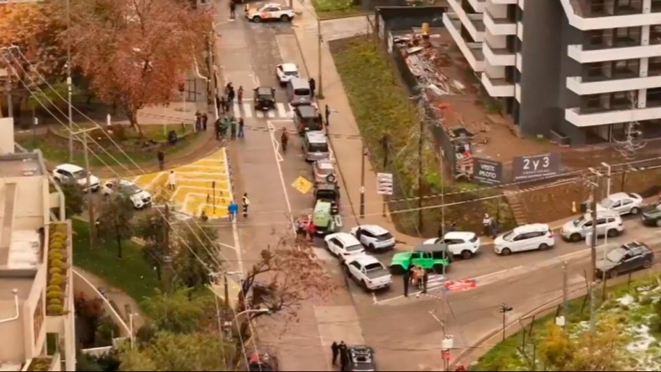 Gran congestión vehicular en subida a Farellones tras intensa nevazón en Santiago