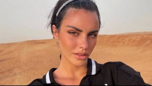 Emilia Dides aspira a ganar Premio Cordillera: Con elegante traje y maxicinturón pidió el apoyo de sus fans