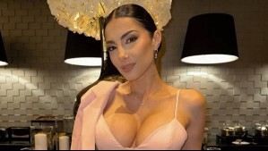 El outfit infantil de invierno de la hija de Flavia Medina: Un coqueto conjunto impermeable en azul navy