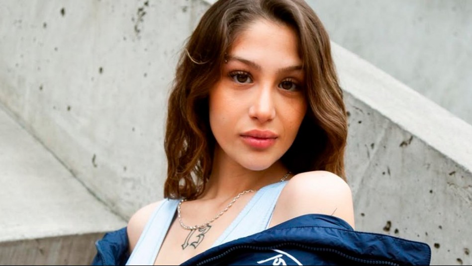 Ambas suman más de 1 millón de pesos: Las exclusivas carteras que Trini Neira sumó a su colección