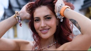 Karen Paola exhibe la colorida manicura que le hizo su hermana: Cada uña es una pieza única