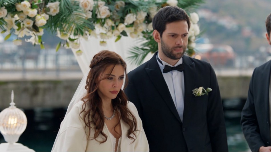 Leyla - Capítulo 27 (Parte 2): Serap va al altar