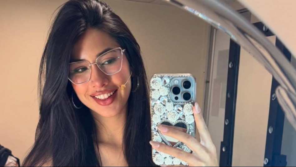 Eskarcita escoge la tendencia animal print para crear un look casual con un top strapless