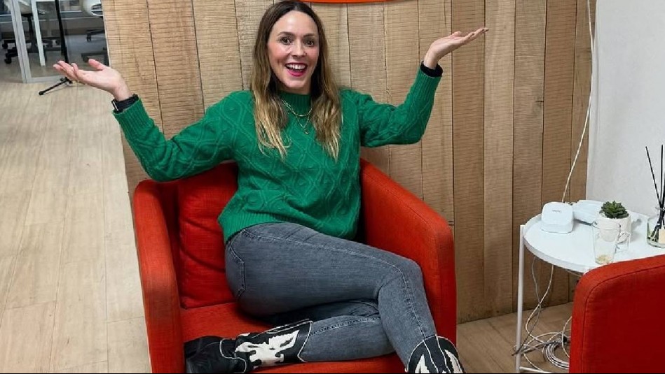 Maly Jorquiera tiene la clave para llevar los shorts de manera elegante: Un total black con botines y pantys