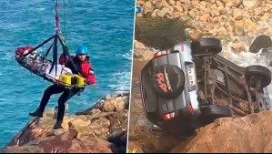 Auto vuelca y cae en los roqueríos en Viña del Mar: Madre e hijo debieron ser rescatados de emergencia