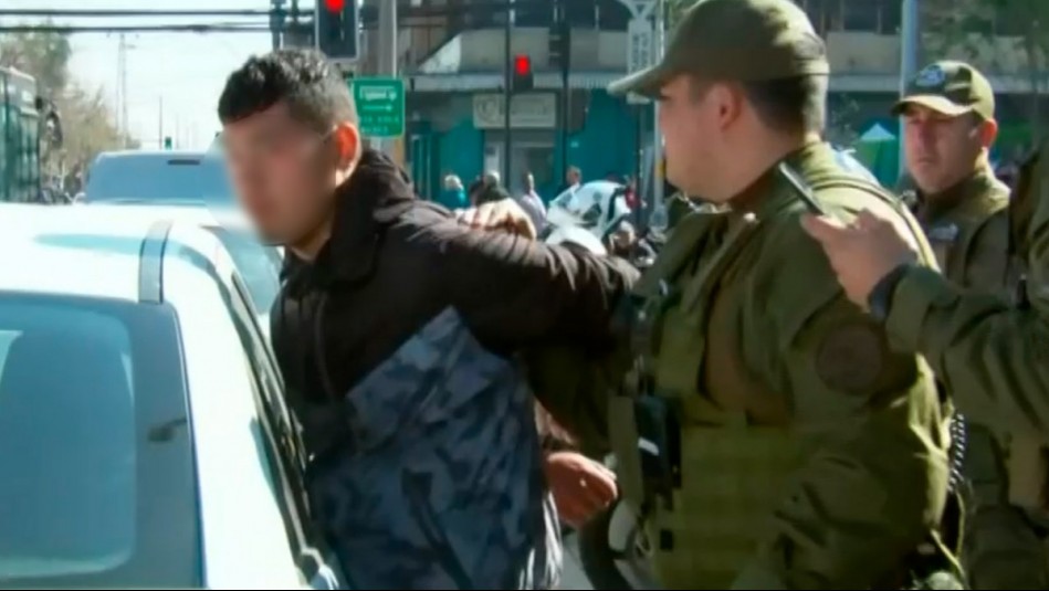 Iba de copiloto y dijo no saber su RUT: Descubren a sujeto con dos órdenes pendientes en control vehicular