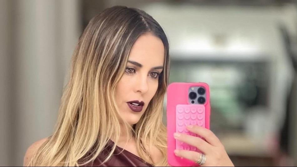 Maura Rivera espera a sus hijos bajo un inesperado clima en Miami: 'Así, con la lluvia de la nada'