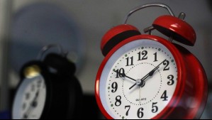 Cambio de hora en Chile: ¿Se deben adelantar o atrasar los relojes?