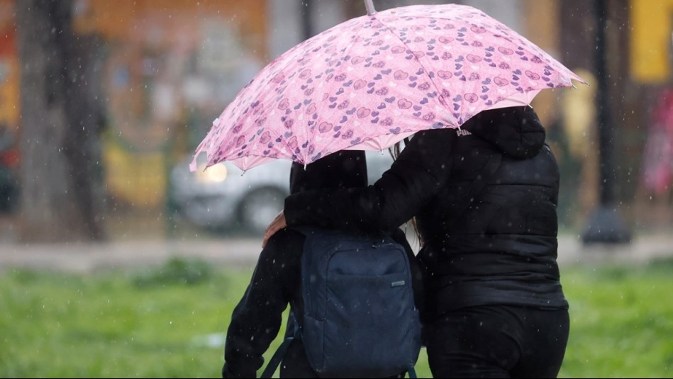Se esperan hasta 15 milímetros de agua: Este día de la próxima semana regresan las lluvias a Santiago