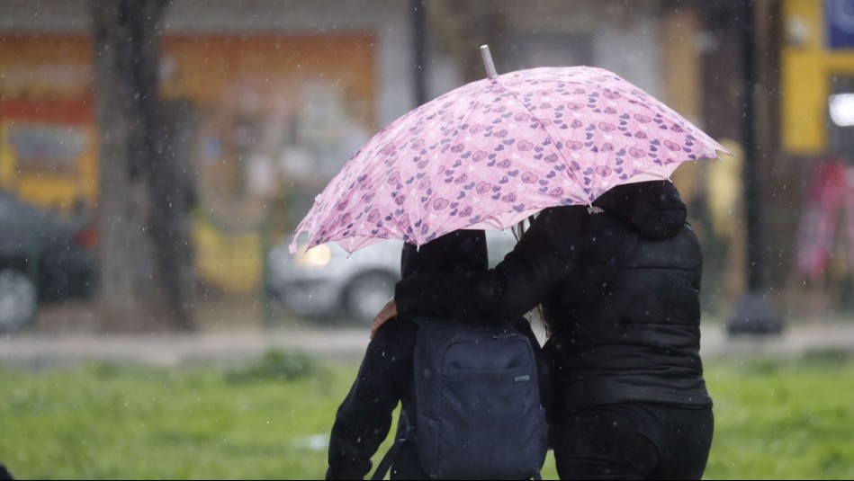 A esta hora y en estos sectores podría llover el miércoles en la Región Metropolitana
