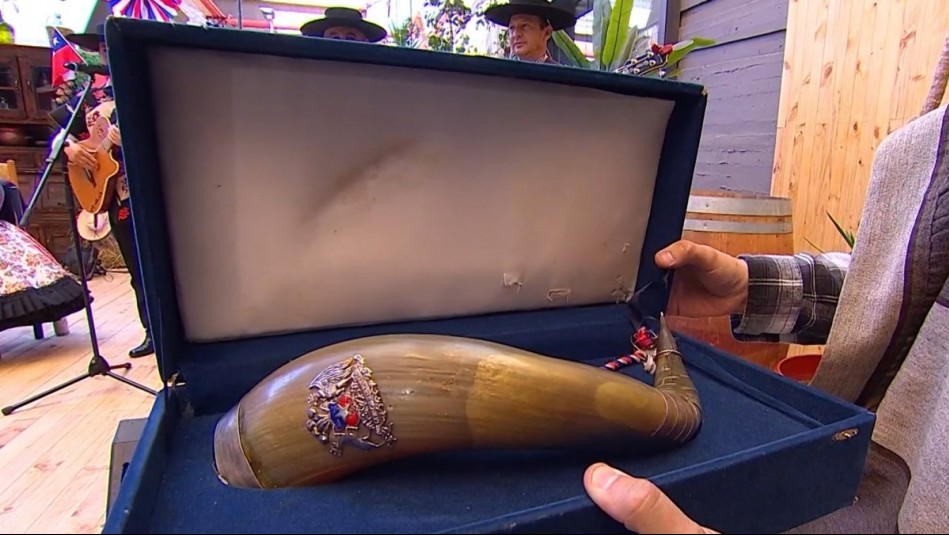 Con mucha historia: Este es el cacho con que el Presidente Boric brindará en la Parada Militar