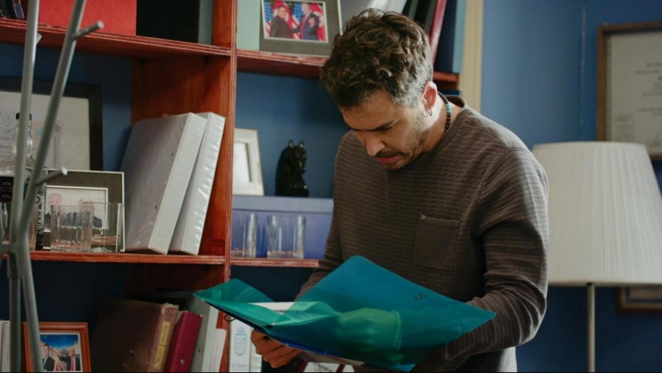 Aguas de Oro - Capítulo 23: Miguel encuentra documento clave de Carlos
