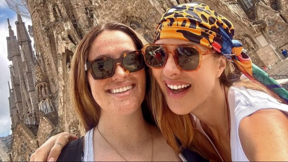 ¿Adivinas con cuál equipo? Angélica Castro acompaña a su hija Laura a cumplir su sueño como amante del fútbol