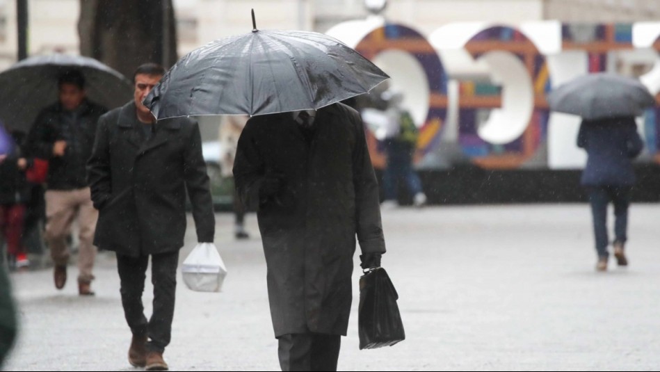 Las Fiestas Patrias tendrán agüita: Anuncian lluvias para este sábado en Santiago