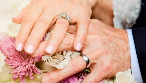 ¿Estás casado? Conoce acá los requisitos para cobrar el bono Bodas de Plata