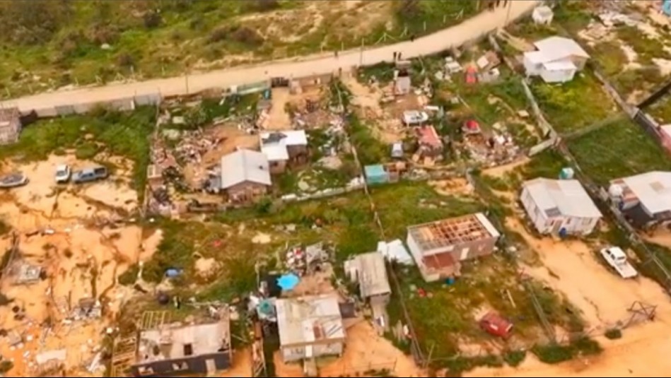 Algunas familias ya desarmaron sus viviendas: Este martes comienza proceso de demolición de la toma de Quilpué