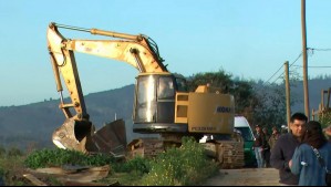 Con fuerte despligue policial y maquinaria pesada: Comienza demolición de toma Calicheros de Quilpué