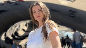 Tanza Varela luce un ceñido vestido estilo corsé en cuero rojo en su regreso a la televisión