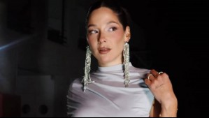 "Está mega cool": El estilo de pestañas que fascinó a Kel Calderón en el desfile de un diseñador chileno