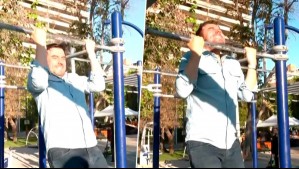 Se lució con dominadas: César Campos sorprende en vivo tras aceptar inesperado desafío fitness