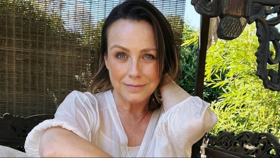 Colorida y superfresca: Claudia Conserva irradia energía primaveral con romántico conjunto floreado