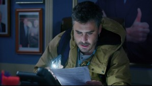 Miguel encontrará el contrato secreto de Remigio en el capítulo 37 de Aguas de Oro