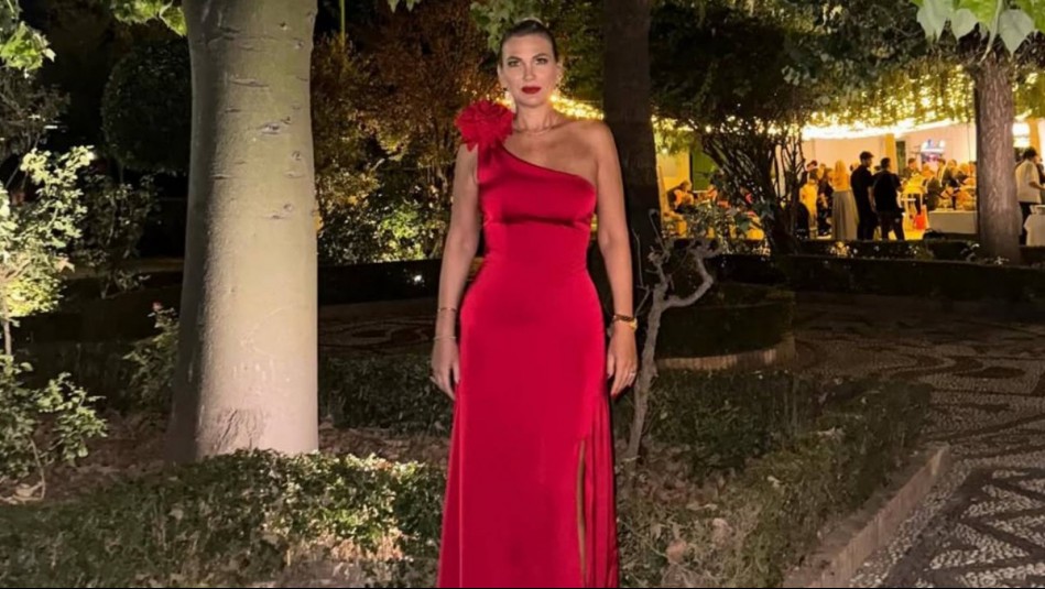 María Alberó llega a Santiago junto a Zamorano: Aprovechó para pasar por el salón de belleza y renovó su look