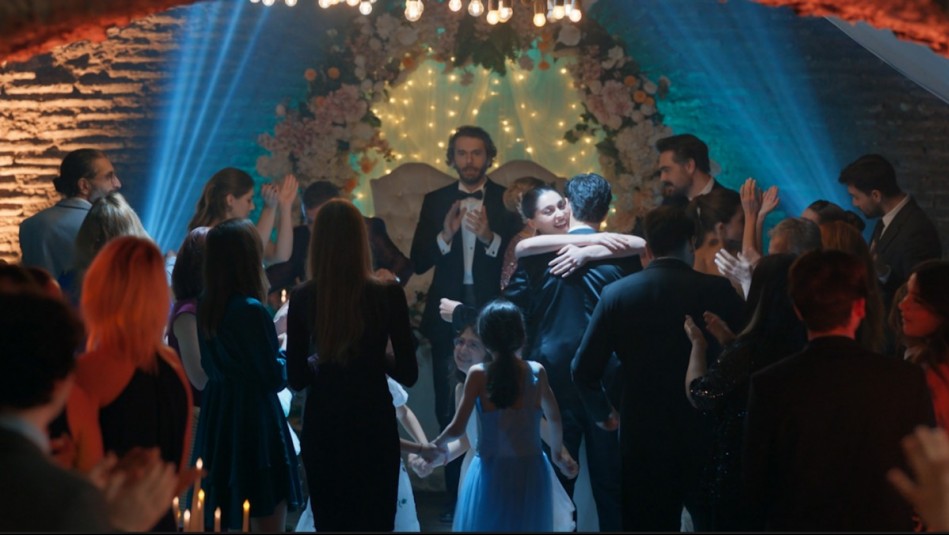 Leyla - Capítulo 46 (Parte 1): La detención en la fiesta de matrimonio