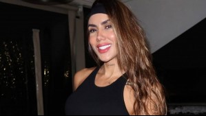 Sonia Isaza se dedica un día en la piscina y "recarga energía bonita" con este bikini marrón de corte clásico