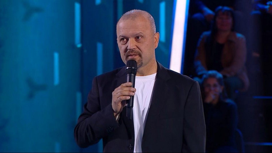 Sin mover un músculo: Leo Fuentes encanta con su humor seco y se lleva los aplausos de Coliseo