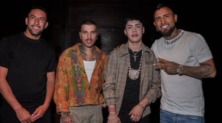 Asado y pichanga: El divertido encuentro deportivo de Rauw Alejandro con Arturo Vidal y Mauricio Isla