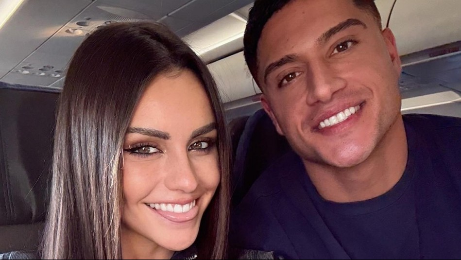 Con pijama en el avión: Así viajó Emilia Dides al Victoria's Secret Fashion Show en Nueva York