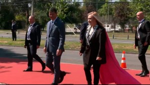 "La queen de la política": Así fue el arribo de Franco Parisi a Enade junto a Pamela Jiles y su capa rosada