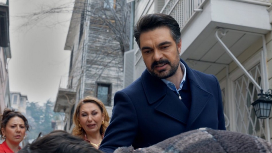 Leyla - Capítulo 48 (Parte 2): Tufan echó a su esposa a la calle