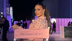 Emilia Dides se luce en evento de Victoria
