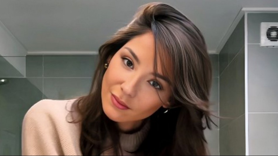 'Me enorgullece': Kel Calderón revela cuál es su 'superpoder' en pleno vuelo a Turquía